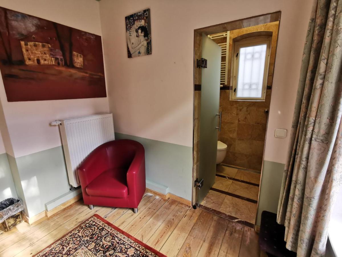Hummel Hostel - Historische Stadtvilla mit Garten Weimar  Buitenkant foto