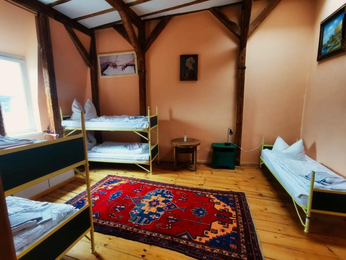 Hummel Hostel - Historische Stadtvilla mit Garten Weimar  Buitenkant foto