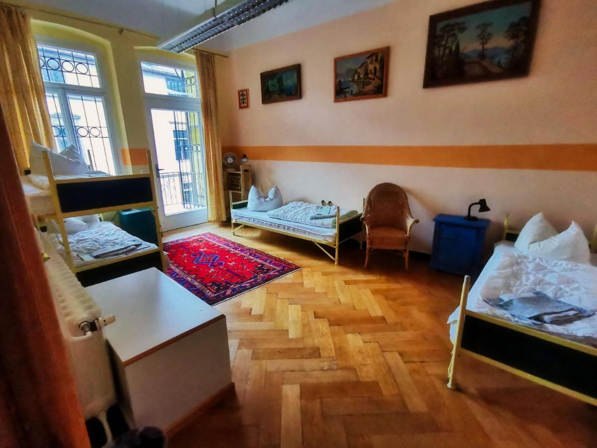 Hummel Hostel - Historische Stadtvilla mit Garten Weimar  Buitenkant foto