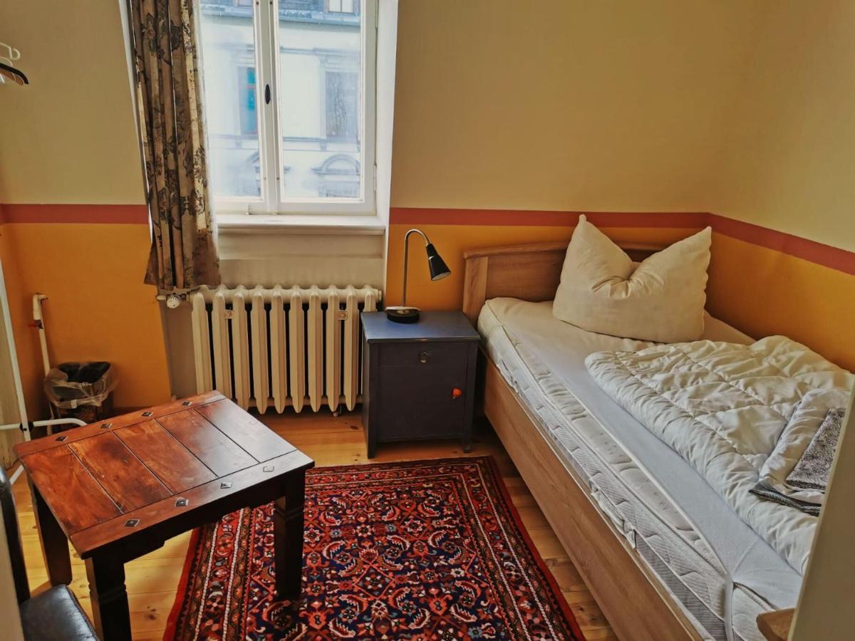 Hummel Hostel - Historische Stadtvilla mit Garten Weimar  Buitenkant foto