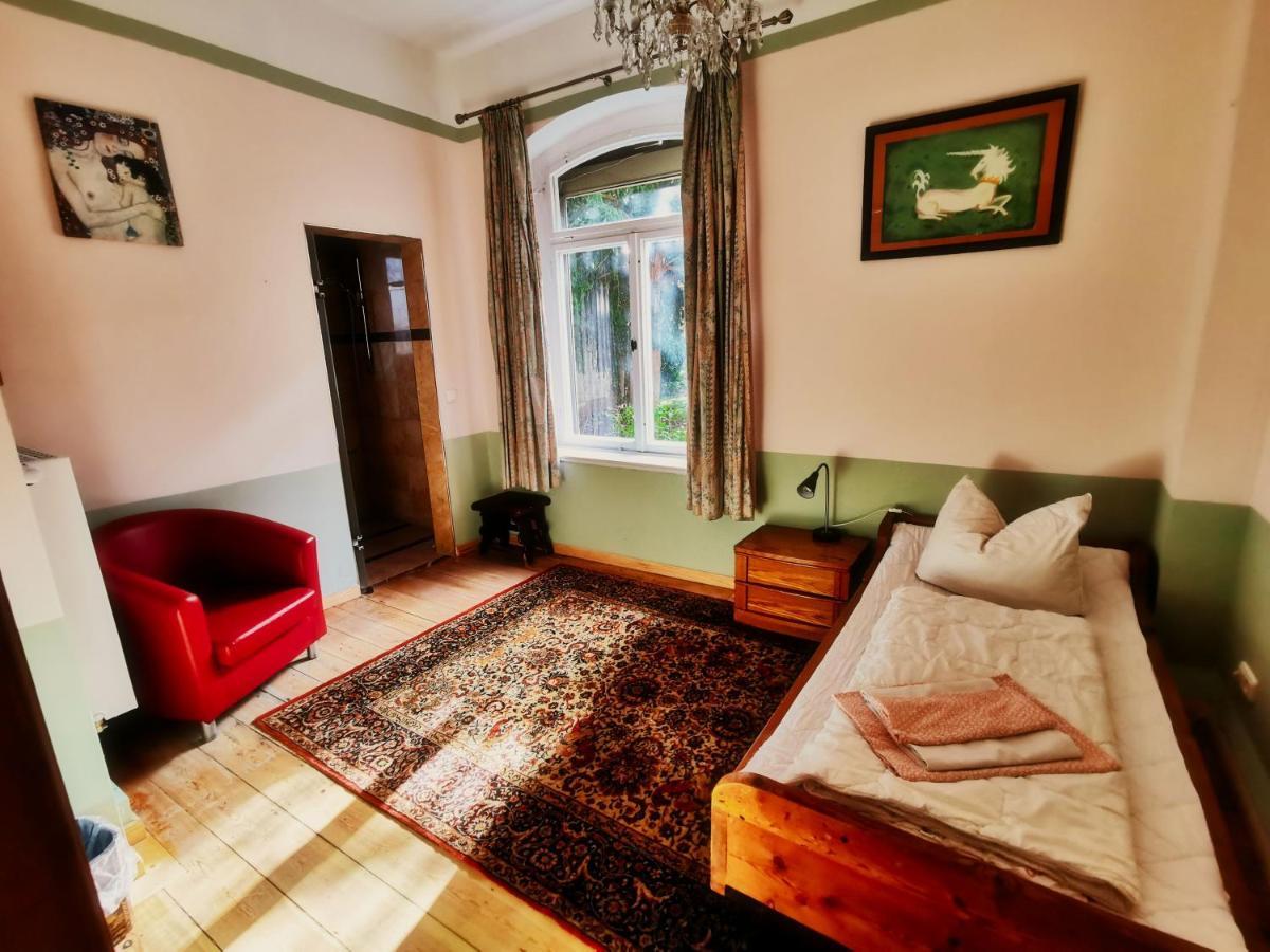 Hummel Hostel - Historische Stadtvilla mit Garten Weimar  Buitenkant foto