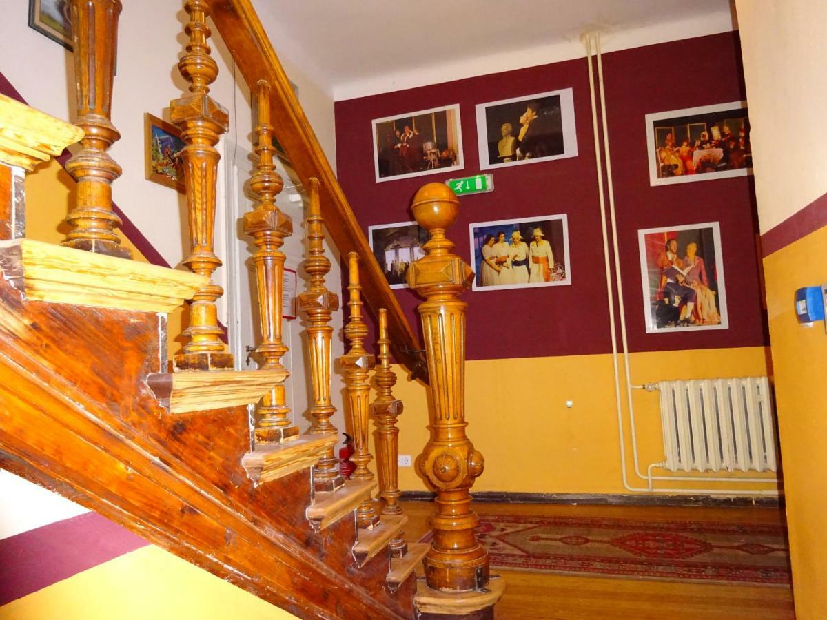 Hummel Hostel - Historische Stadtvilla mit Garten Weimar  Buitenkant foto